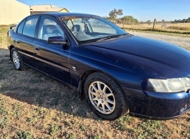 008b 2006 VY Commodore 4