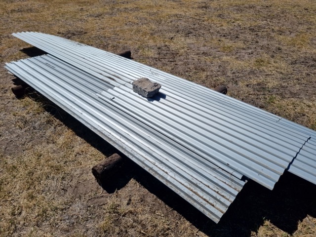 051 Corrugated iron 1 Medium
