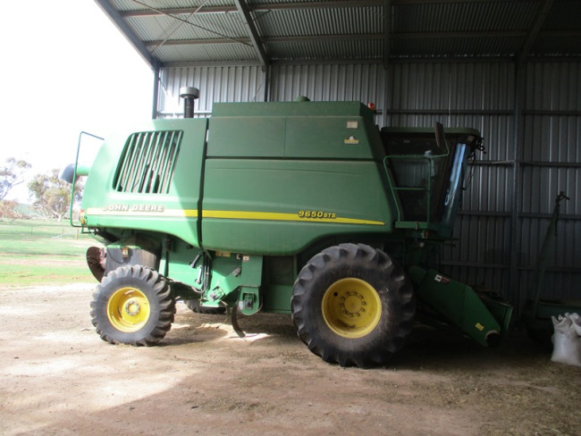 114b v18