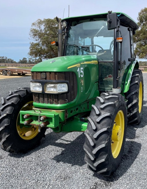 328 WBV John Deere 5820 photo 2 v2