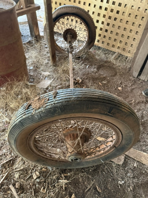 4 Essex wheels + axle 1
