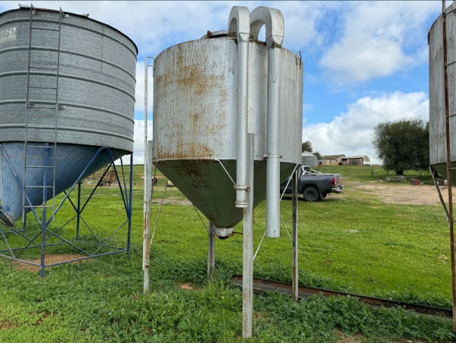 78a Seed silo 3.5t with air shute x 2 2