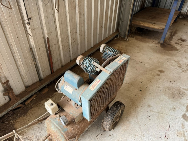 Compressor and hose reel 1