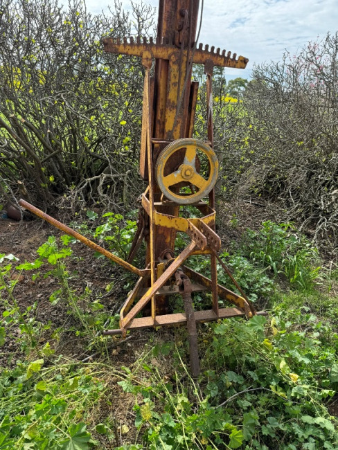 Post driver