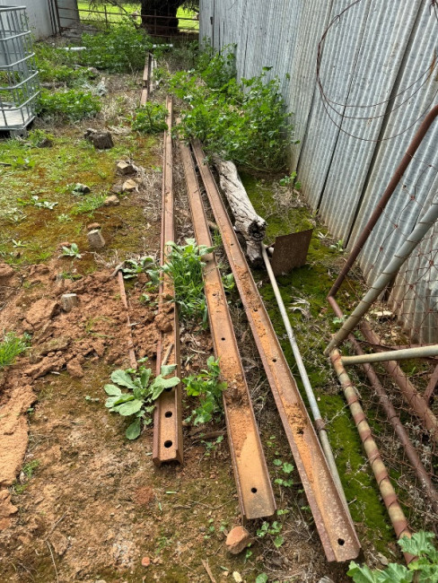 Railway iron various lengths + RSJ