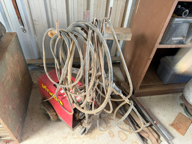 Spitwater pressure cleaner