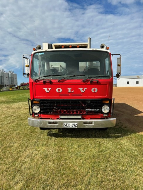 Volvo F717 Tip Truck 2