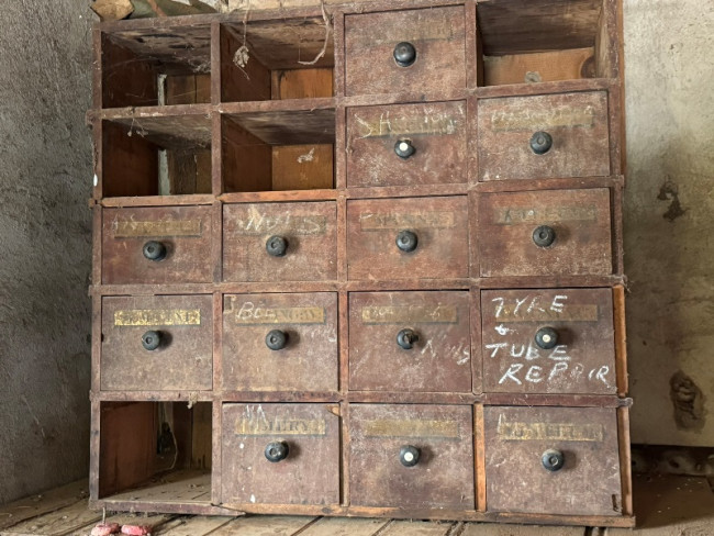 Wooden drawers x 2 2